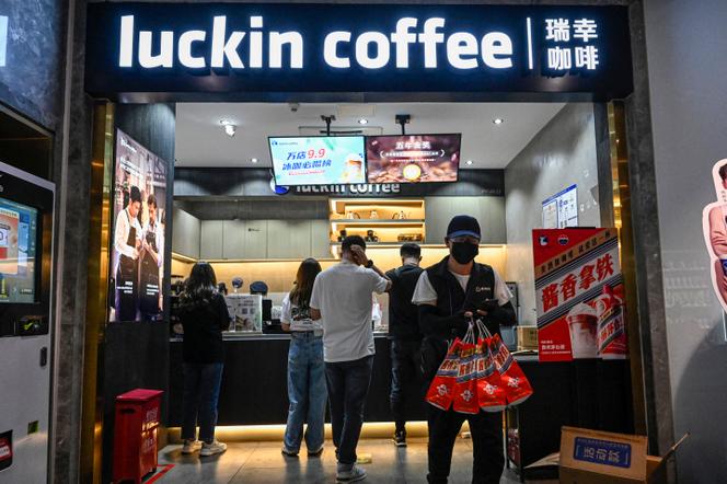 Une boutique de café à emporter Luckin Coffee, à Pékin, le 4 septembre 2023.
