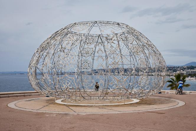 « Urchins » (2024), de CHOI + SHINE Architects, à la Biennale des arts et de l’océan de Nice, en 2025.
