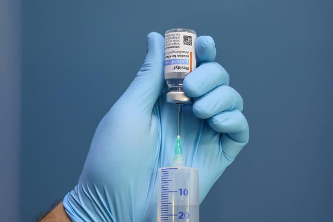 Vaccin Elevidys (« Delandystrogen moxeparvovec ») utilisé pour le traitement de la dystrophie musculaire de Duchenne, à l’Institut clinique de recherche Veltishchev pour la pédiatrie et la chirurgie pédiatrique, Moscou, le 12 Août 2024.