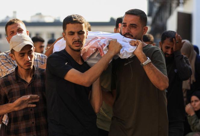 Lors des funérailles d’un Palestinien tué dans une frappe israélienne sur une maison, selon le ministère de la santé de Gaza. A l’hôpital Al-Shifa, dans la ville de Gaza, le 25 juin 2025.
