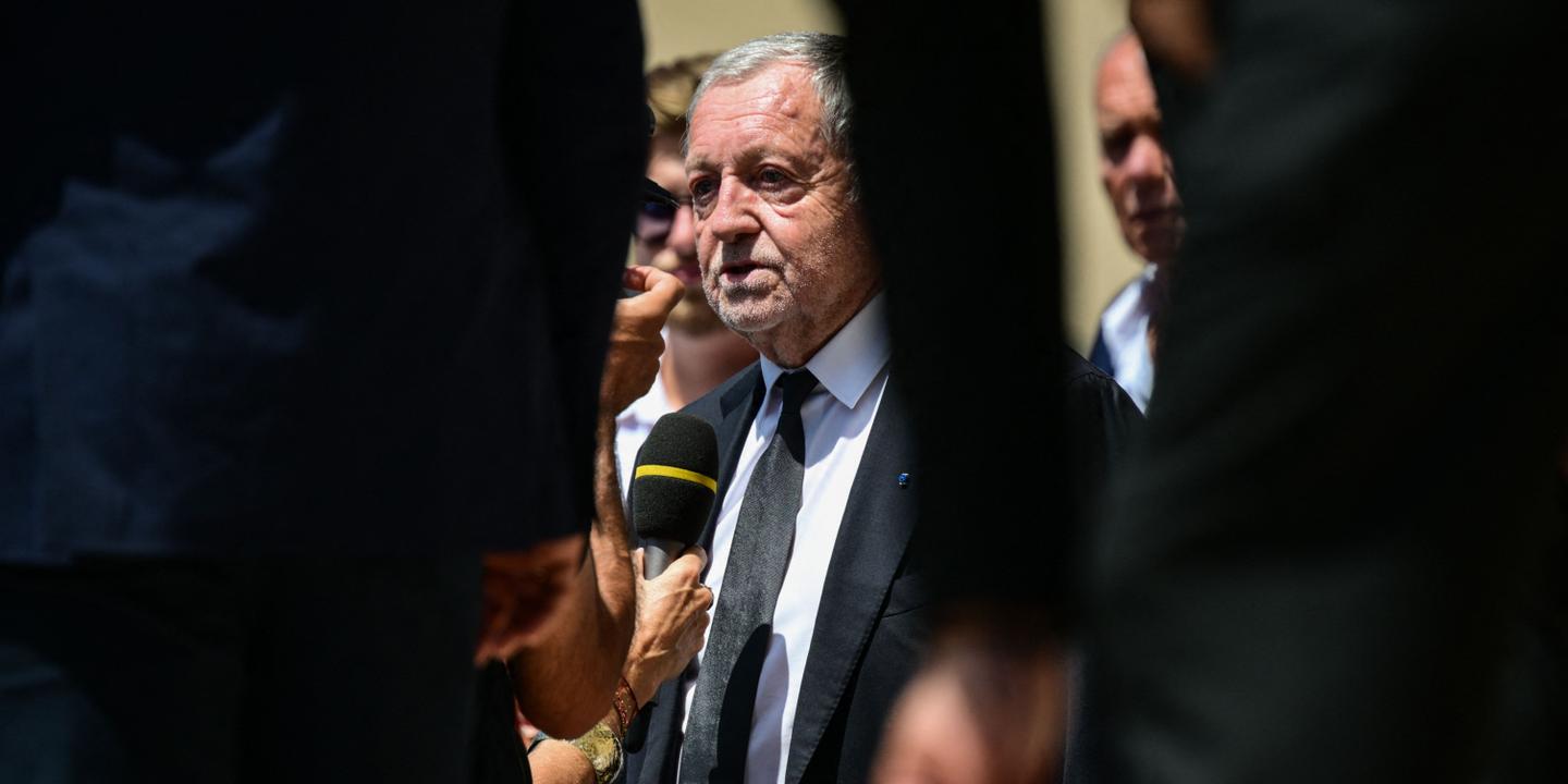 Le jour des obsèques de Bernard Lacombe, l’avenir de l’Olympique lyonnais, relégué en Ligue 2, devient un enjeu politique