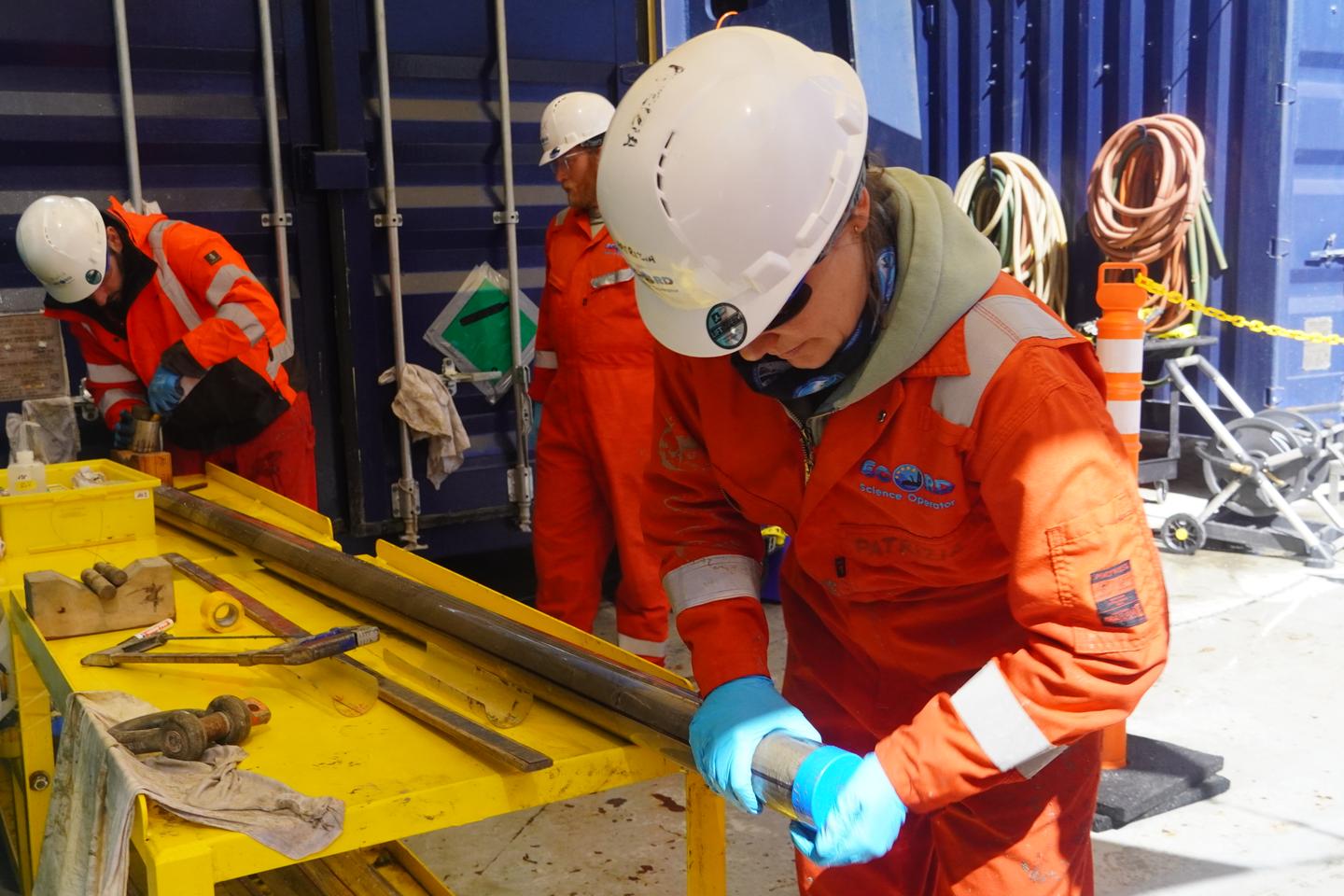 Scientific expedition off the US coast seeks out freshwater beneath the sea