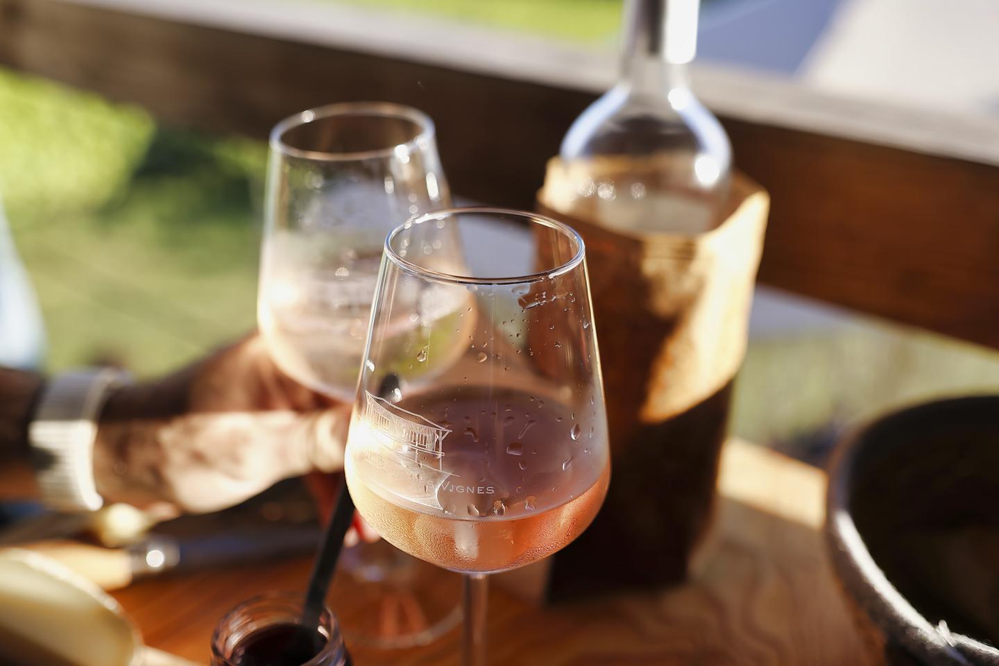 Un été à l’ombre des rosés : la sélection du « Monde » à travers toute la France