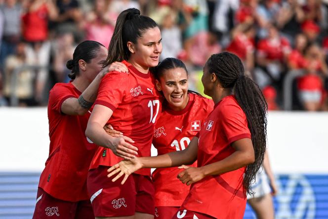 Swiss footballers celebrate their 4-1 victory over the Czech Republic in the final preparation match ahead of the Euro, in Winterthur, Switzerland, on June 26, 2025.
