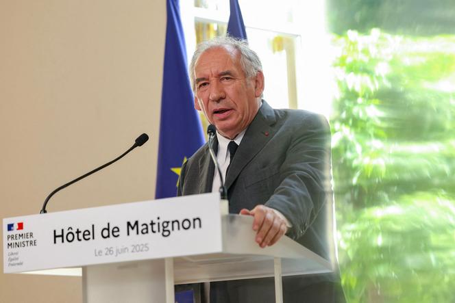 Le premier ministre français François Bayrou s’exprime lors d’une conférence de presse à l’Hôtel de Matignon à Paris, le 26 juin 2025.
