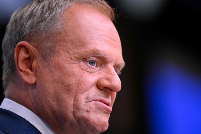 Le premier ministre pro-européen Doland Tusk, artisan d’un durcissement de la politique migratoire polonaise, à Bruxelles, le 26 juin 2025. 