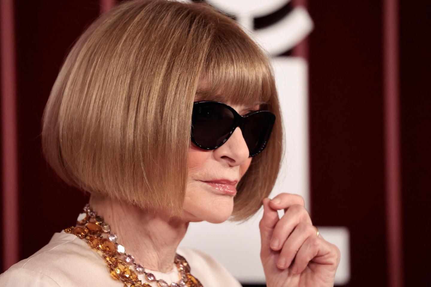 Anna Wintour to step down as Vogue editor-in-chief