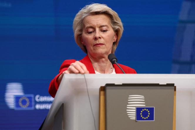 La présidente de la Commission européenne, Ursula von der Leyen lors d’une conférence de presse à Bruxelles, le 27 juin 2025.