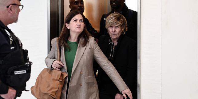 L’entrepreneuse française Michèle dite « Mimi » Marchand (droite) arrive avec son avocate, Caroline Toby (centre), au tribunal correctionnel de Paris pour son procès, le 26 mai 2025.