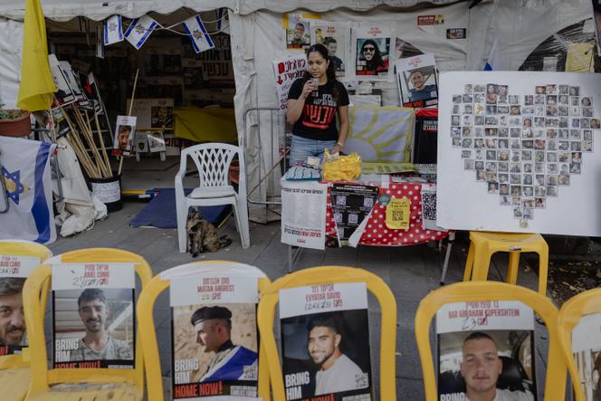 Des tentes installées par l'association Bring them home now, pour demander la libération des otages, à Jérusalem, le 27 juin 2025.