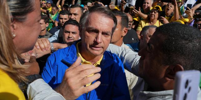Donald Trump instrumentalise les droits de douane pour apporter son soutien à Jair Bolsonaro et déclarer la guerre à Lula