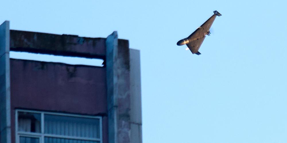 Un drone russe au-dessus de Kiev, le 17 juin 2025. - EFREM LUKATSKY / AP