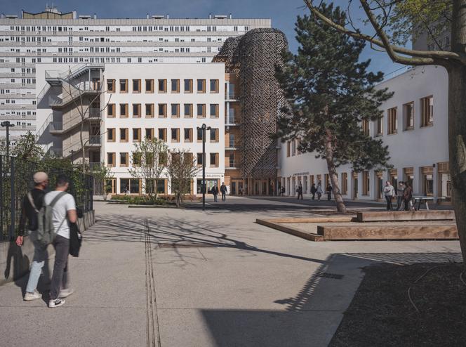 La médiathèque James-Baldwin, liée à la Maison des réfugiés, à Paris 19ᵉ, conçue par Associer (Atelier Philippe Madec & associés).