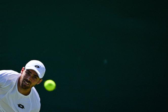 Benjamin Bonzi, in his match against Russian Daniil Medvedev, in the first round of the Wimbledon tournament in London, June 30, 2025.
