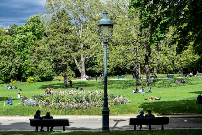 Le parc Montsouris, dans le 14ᵉ arrondissement de Paris, où Agnès Varda a tourné des scènes du film « Cléo de 5 à 7 », en juin 1961.