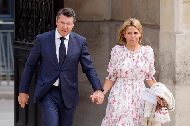 Christian Estrosi et son épouse, Laura Tenoudji-Estrosi, arrivent à l’Elysée pour la cérémonie d’investiture d’Emmanuel Macron, le 7 mai 2022.