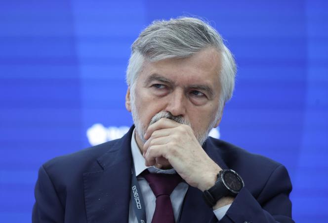 Andreï Klepach, économiste en chef de la Vnesheconombank, assiste à une session du Forum économique international de Saint-Pétersbourg, en Russie, le 16 juin 2022.