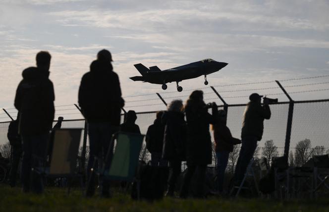 A Lockheed Martin F-35 Lightning II jet fighter from the Dutch Air Force lands at Leeuwarden Air Base during NATO's Ramstein Flag 2025 exercise, on April 8, 2025.
