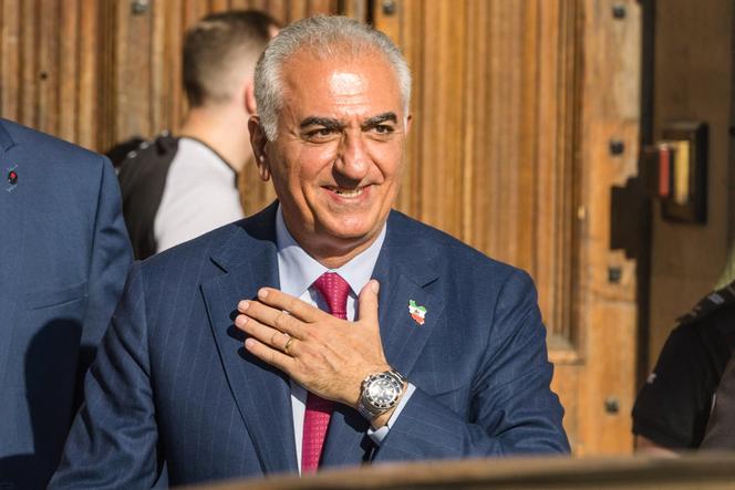 Reza Pahlavi, le prince héritier d’Iran, à Westminster, après une réunion à la Chambre des Communes, à Londres, le 30 juin 2025.
