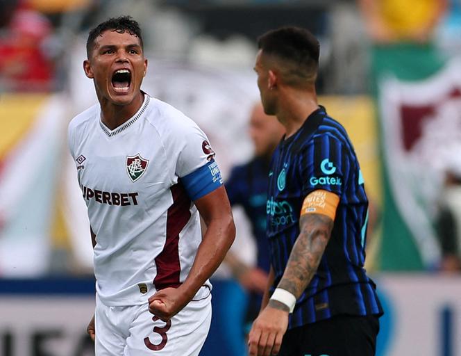 Thiago Silva يحتفل بفوز فلامنغو ضد إنتر ميلان في كأس العالم للأندية