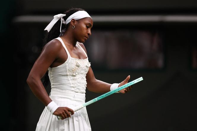 Coco Gauff lors de son match contre Dayana Yastremska, au tournoi de Wimbledon, le 1ᵉʳ juillet 2025.