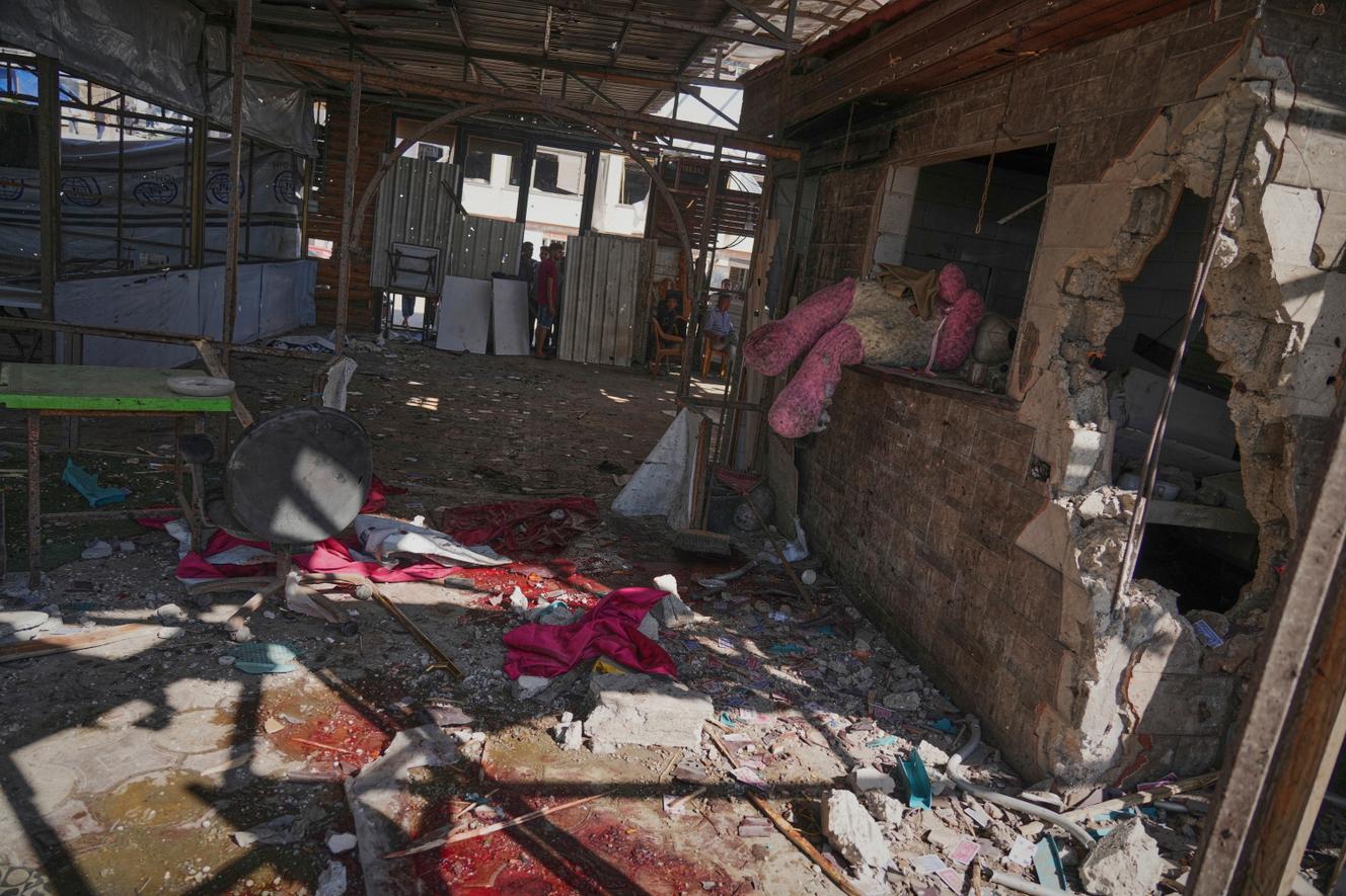 Un bombardement israélien provoque un carnage dans un café de Gaza