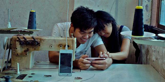 « Jeunesse. Retour au pays » : Wang Bing documente le moment où la ville-atelier chinoise se vide de ses couturiers