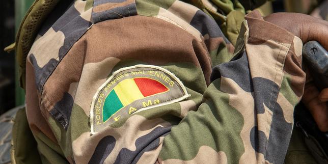 Au Mali, des djihadistes présumés attaquent des positions de l’armée dans sept villes