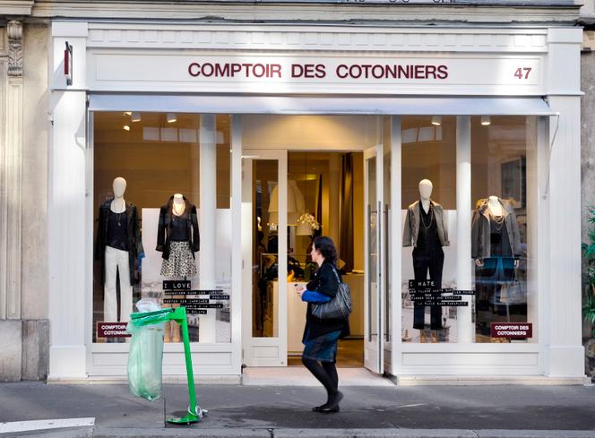 Une boutique Comptoir des Cotonniers à Paris, en octobre 2010. 