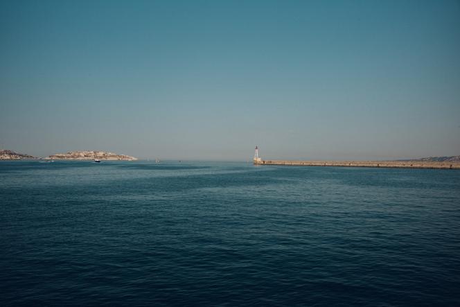La température de l’air aux abords de la Méditerranée atteint les 31 °C dès 9 heures du matin. A Marseille, le 1ᵉʳ juillet 2025.