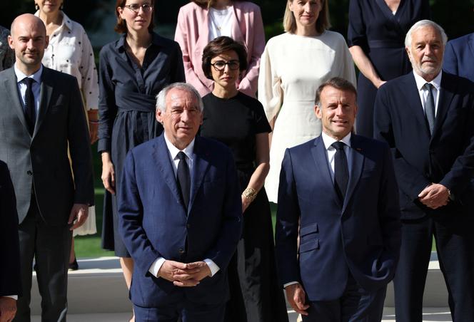 (De gauche à droite.) Le ministre de l’Europe et des affaires étrangères, Jean-Noël Barrot, le premier ministre, François Bayrou, la ministre de la culture, Rachida Dati, le président de la République, Emmanuel Macron, et le ministre de l’aménagement du territoire et de la décentralisation, François Rebsamen, à Paris, le 2 juillet 2025.