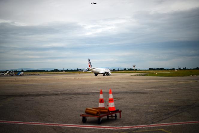 Tarmc de l’aéroport de Lyon-Saint-Exupery à Colombier-Saugnieu, près de Lyon, le 5 juin 2025.