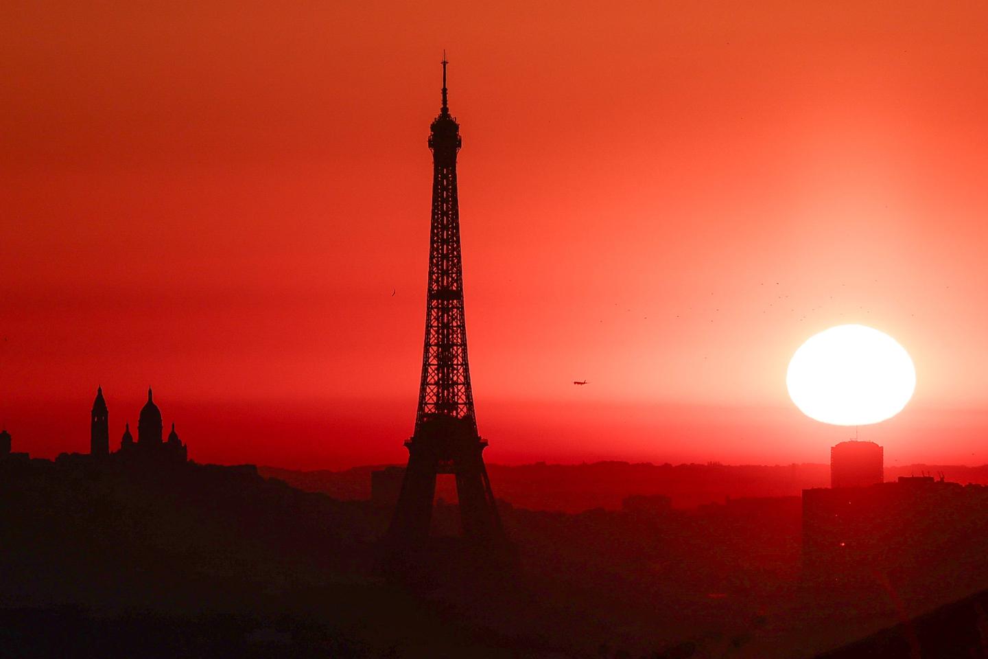Two dead as France registers second-hottest June on record