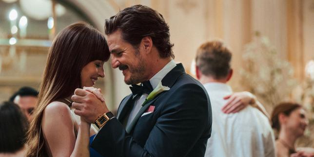 Dakota Johnson (Lucy) et Pedro Pascal (Harry) dans « Materialists », de Celine Song.