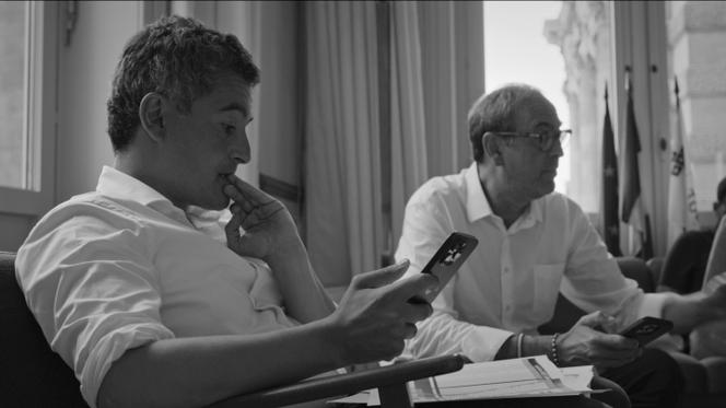 Gérald Darmanin et Vincent Ledoux, son colistier dans la 10ᵉ circonscription du Nord. Image extraite du documentaire « Tempête. Cent jours dans les tourments du ministère de l’intérieur », de Yann L’Hénoret.