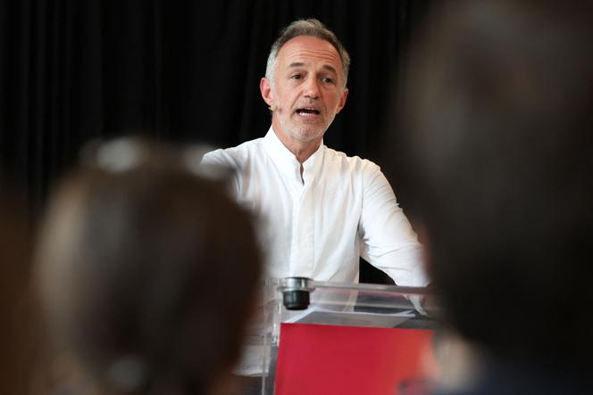 Le candidat socialiste aux élections municipales de 2026 à Paris, Emmanuel Grégoire, lors d’un meeting, à Paris, le 22 juin 2025.