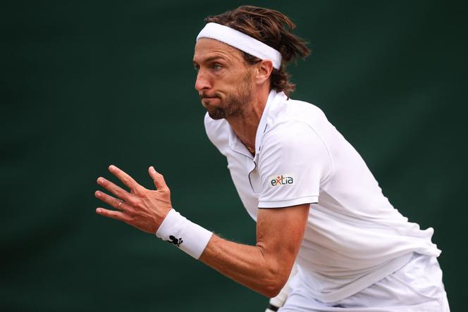 Le Français Arthur Rinderknech face au Chilien Cristian Garin à Wimbledon, le 3 juillet 2025.