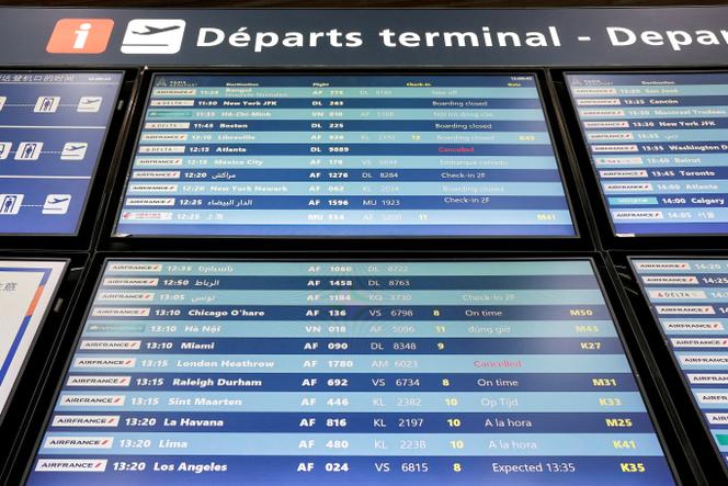 La situation restera compliquée, vendredi 4 juillet, pour ceux qui ont prévu de voyager par avion : des centaines de vols vont encore être annulés, en particulier dans les aéroports parisiens, au deuxième jour d’une grève des contrôleurs aériens.