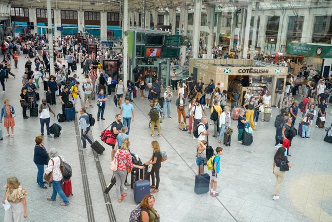 Holiday Anxiety: Why Festivities Feel Stressful & How to Cope Holiday Anxiety: Why Festivities Feel Stressful & How to Cope