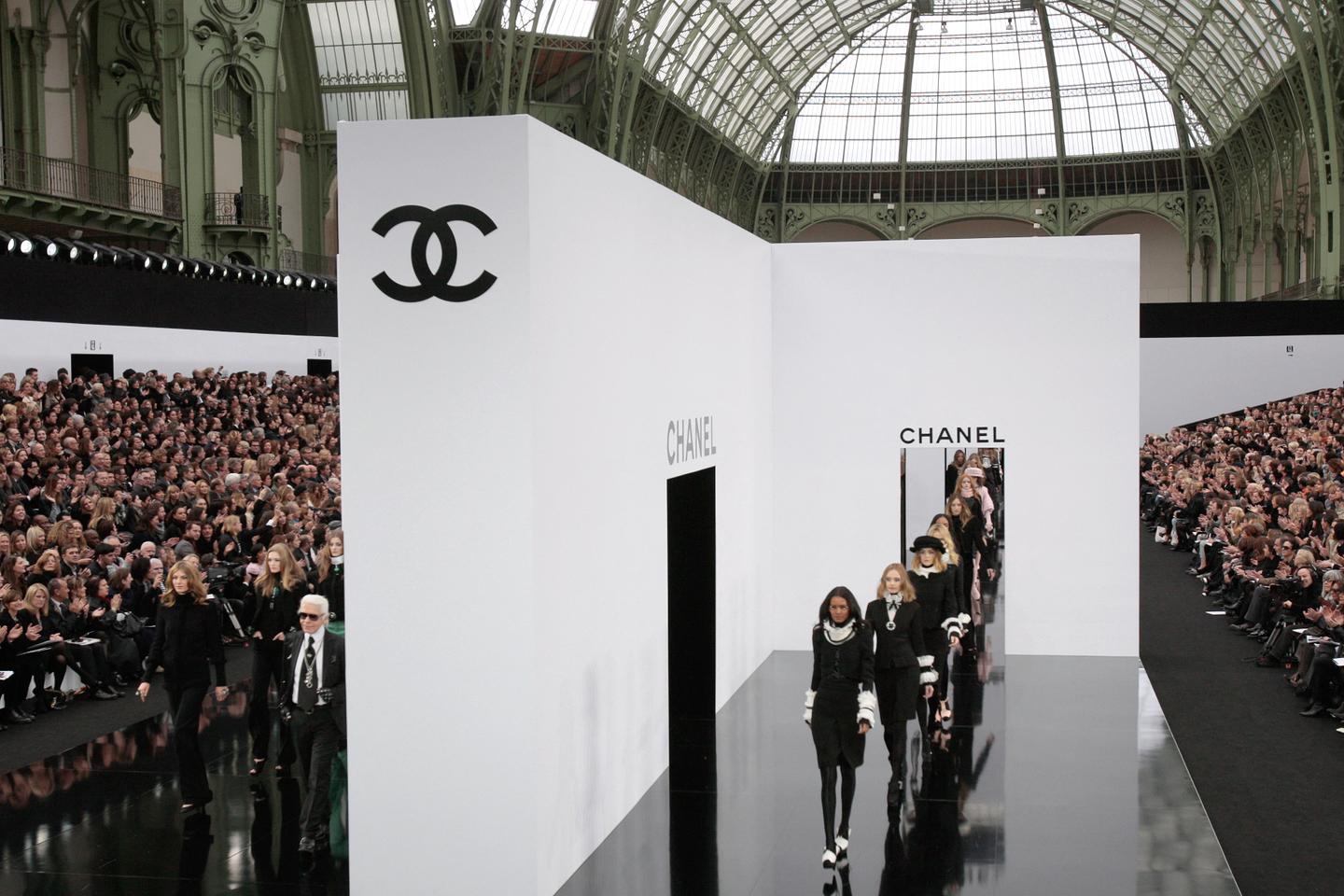 Le col blanc de Chanel, rÃ©miniscence royale de Catherine de MÃ©dicis