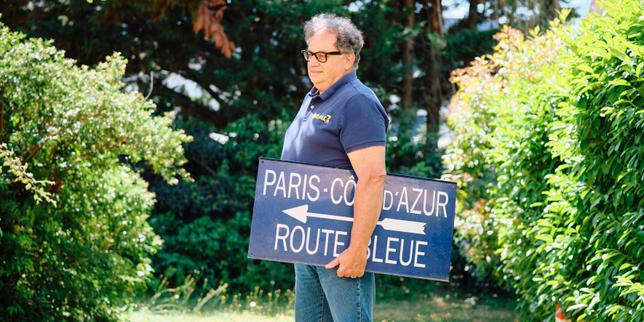 « Cette route évoque le soleil, les platanes et les “trente glorieuses” » : Thierry Dubois, « M. Nationale 7 » thumbnail