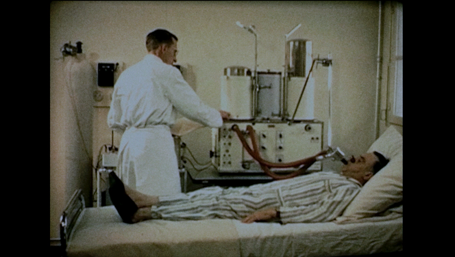 Image extraite du documentaire « Au nom de la science, la recherche sur l’homme » (2025), réalisé par Anja Unger.