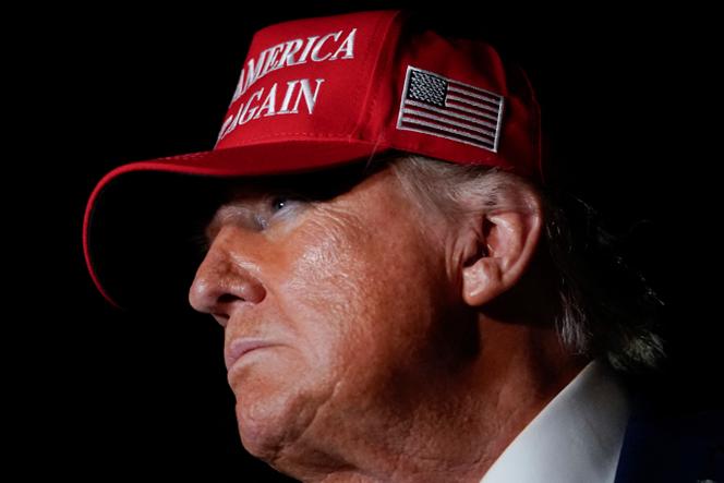 Le président américain Donald Trump à son arrivée à la base conjointe Andrews après une visite en Iowa, dans le  Maryland (Etats-Unis), le 4 juillet 2025. 