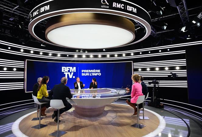 Tournage d’une émission dans les studios de la chaîne de télévision BFM-TV, le 31 août 2023. 
