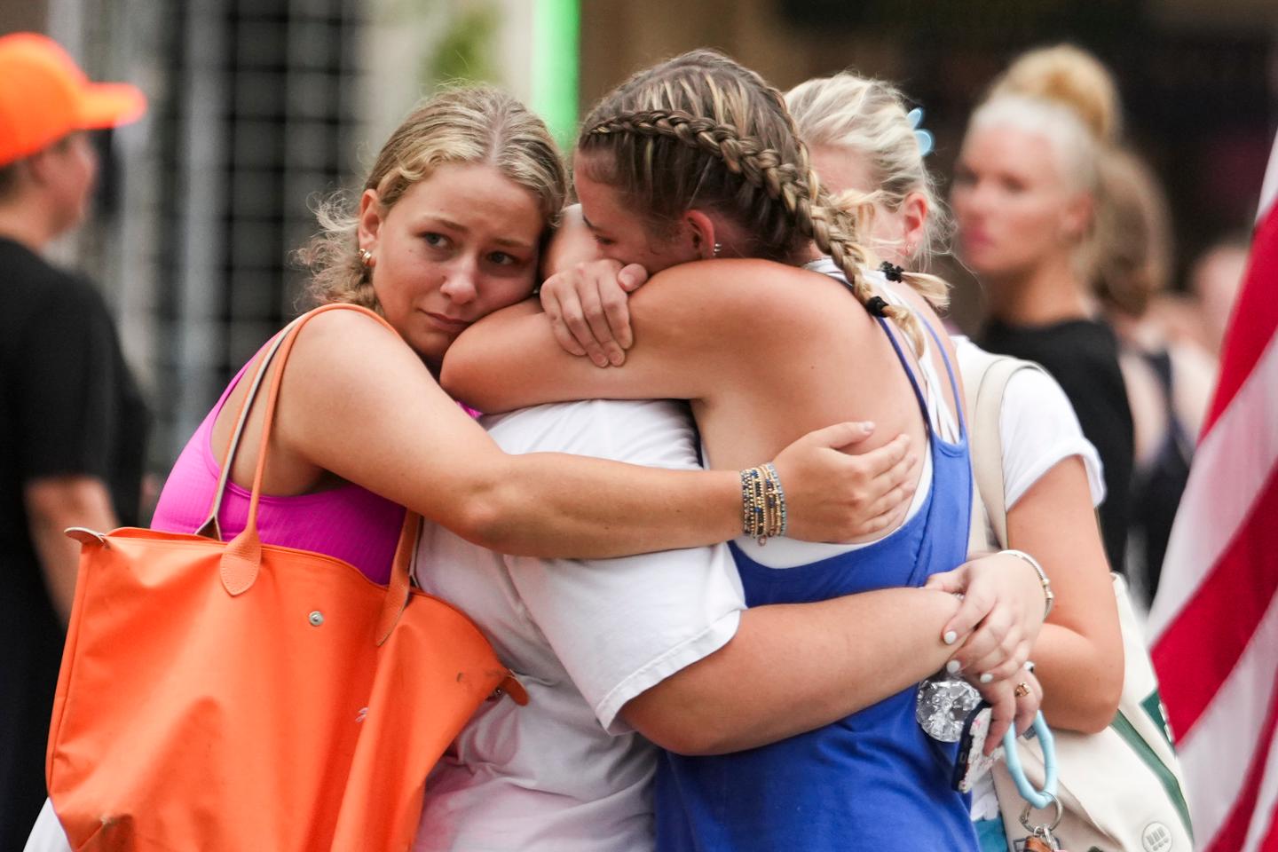 Texas floods: Desperate search for missing as death toll rises