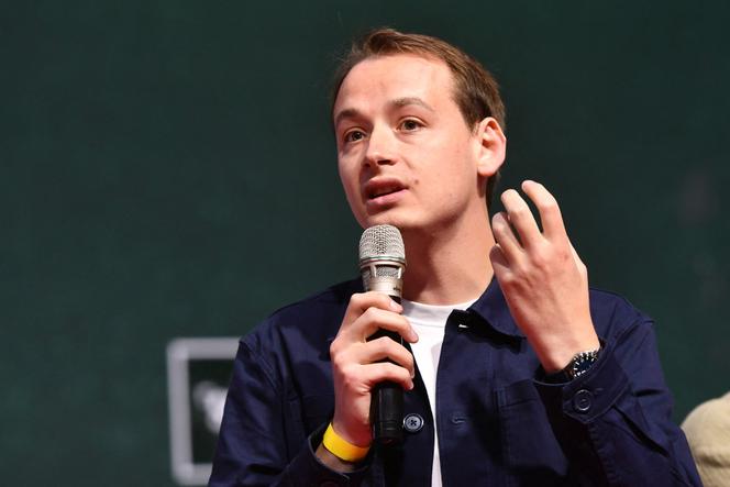 O presidente de jovens com Macron, Ambroise Méjean, durante um Congresso Renascentista Regional, em Saint-Jean-de-Luz (Pyrénées-Atlantiques), em 5 de outubro de 2024.