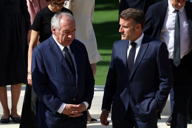 Emmanuel Macron et François Bayrou, dans les jardins de l’Elysée, à Paris, le 2 juillet 2025.