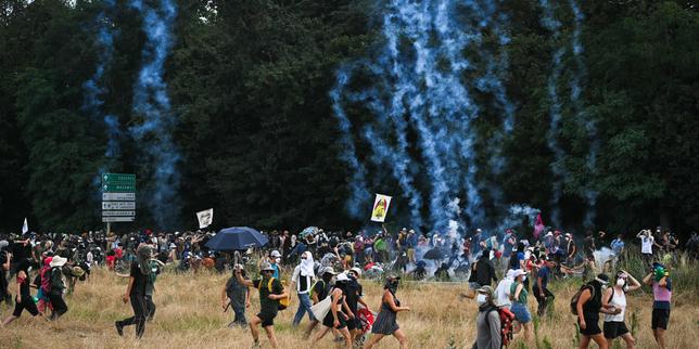 Lors d’un rassemblement d’opposants à l’autoroute A69, à Morens-Scopont (Tarn), le 5 juillet 2025.