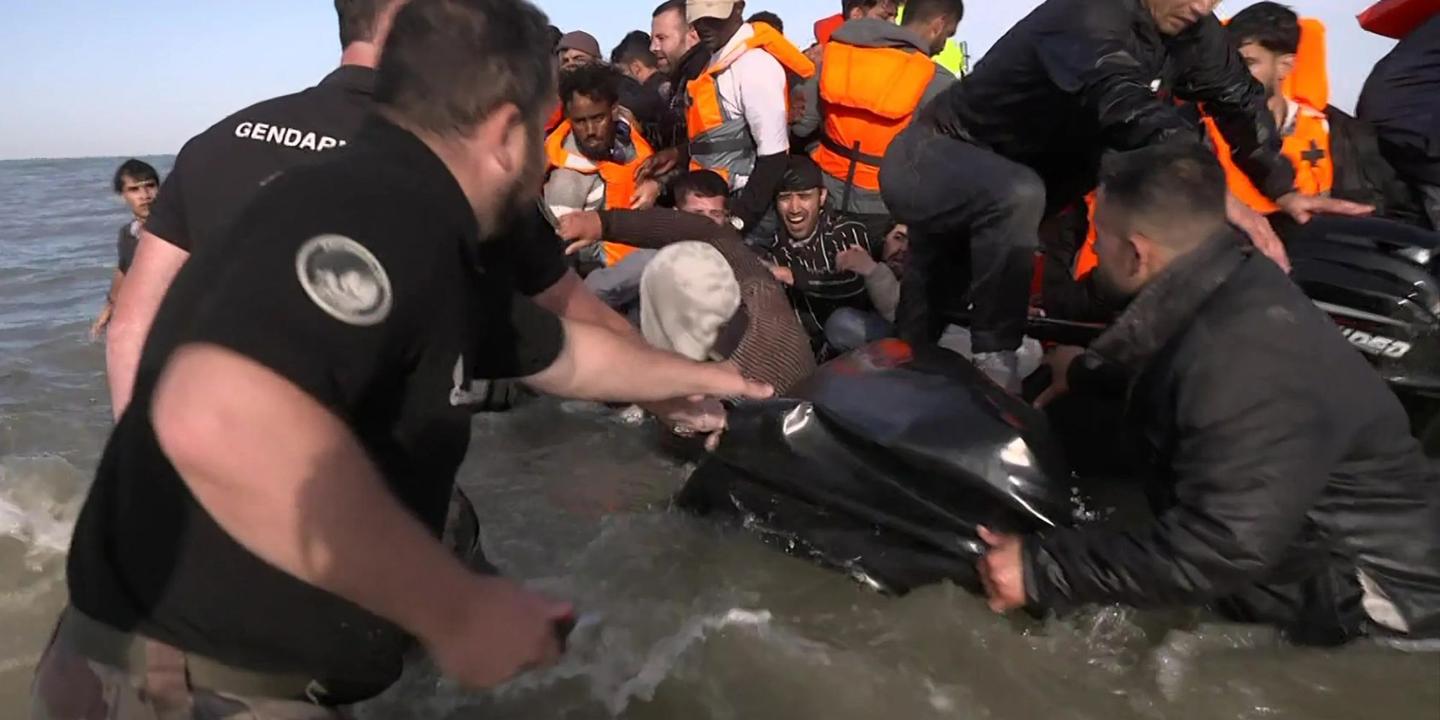 France's Channel intervention strategy questioned after footage shows  gendarmes stabbing migrant boat