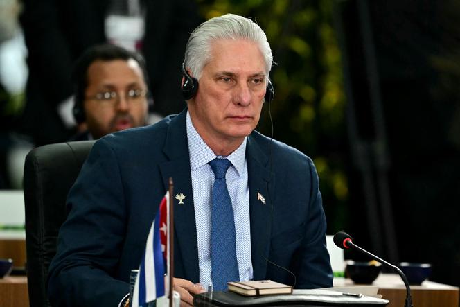 O presidente cubano Miguel Diaz-Canel durante a segunda sessão plenária da cúpula do BRICS no Rio de Janeiro, 6 de julho de 2025. 